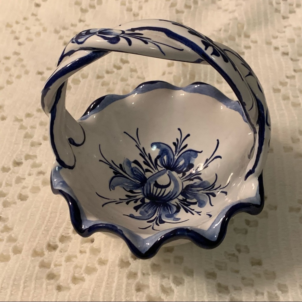 Hand painted blue and white onion ceramic basket